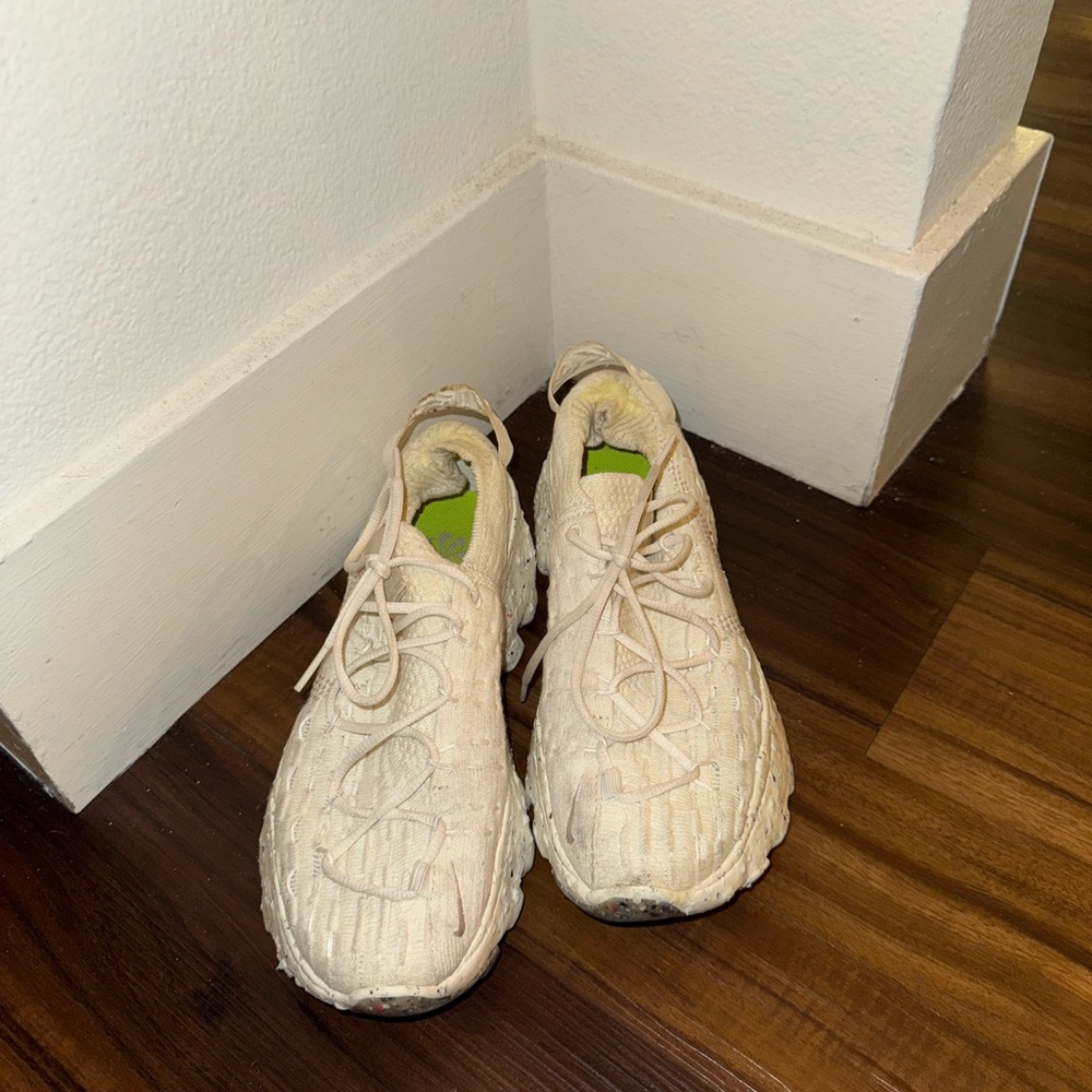 Nike Space Hippie 04